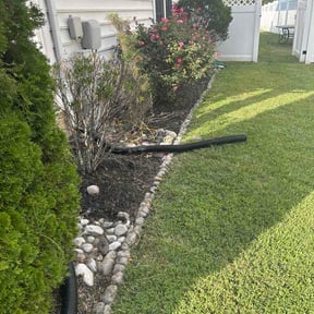 Flower Bed Weeding by HaydenHill Lawncare LLC reviewed on August 31, 2026