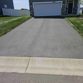 yard service by 100% Landcare reviewed on December 4, 2025