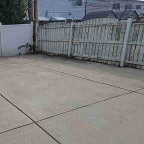 Bush Trimming by Dons Lawnscapes reviewed on October 20, 2025