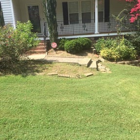 Flower Bed Weeding by Hermitage Lawn Care reviewed on August 15, 2025