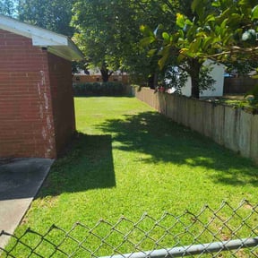 lawn maintenance by Lawn Landing Services LLC reviewed on April 28, 2024