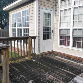 Bush Trimming by Lindsay’s lawncare reviewed on August 15, 2025