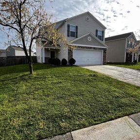 residential landscaping by Bo's lawn care reviewed on May 3, 2024