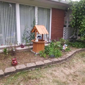 Flower Bed Weeding by JJLAWNCARE reviewed on August 18, 2025