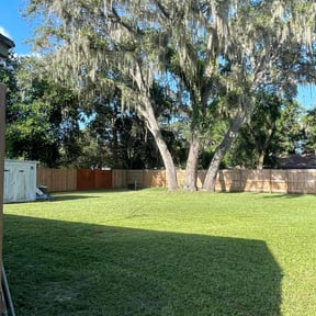 landscape maintenance by Dee lawn service reviewed on August 20, 2025