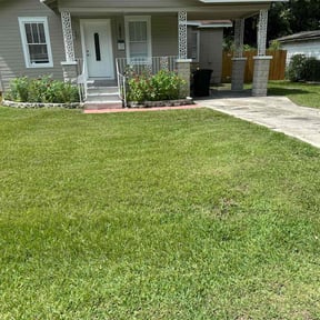 gardening service by A1 landscaping reviewed on November 21, 2025