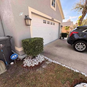 Bush Trimming by Elogantlawn, llc reviewed on November 23, 2025