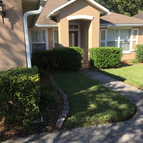 Bush Trimming by Sharper Edge reviewed on August 31, 2023