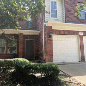 Bush Trimming by Jose Perez Landscaping reviewed on August 13, 2025