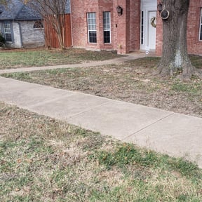 Leaf Removal by R&amp;R landscaping &amp;hauling reviewed on September 21, 2025