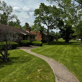 lawn care services by Metro Birmingham Lawn Care reviewed on March 28, 2024