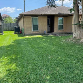 lawn care by GALVRI Lawn and Services reviewed on July 8, 2025