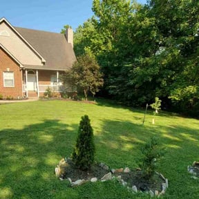 landscape maintenance by Greene Family Lawncare reviewed on August 15, 2025