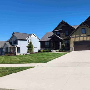 yard service by Landscaping reviewed on November 24, 2025