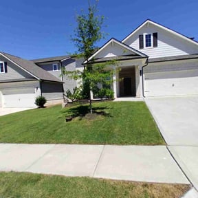 residential landscaping by Keep it Loe Lawn Service reviewed on August 20, 2025