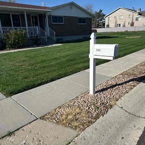 residential landscaping by Tru reviewed on August 17, 2025