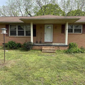 Bush Trimming by Lindenwald lawncare reviewed on April 5, 2026