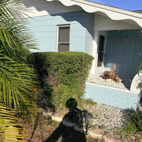 Bush Trimming by Conner Meadows reviewed on November 27, 2025