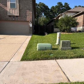 residential landscaping by Sunrise Sunset Landscaping reviewed on August 15, 2025