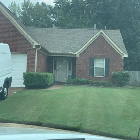 Bush Trimming by FoggaNation’s Divine Lawn Care reviewed on August 19, 2025