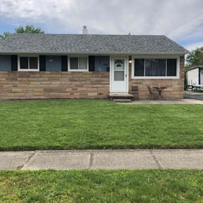 landscaping by Green Leaf Lawn Services reviewed on April 9, 2024