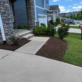 Mulching by Eric's Lawn Care reviewed on August 13, 2025