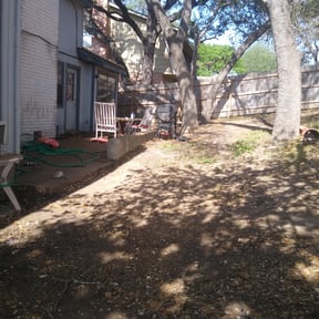 Leaf Removal by JR Lawn Maintenance reviewed on August 20, 2025