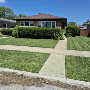 residential landscaping by Denson's Total Lawn Care reviewed on August 17, 2025