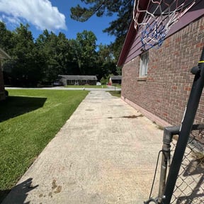 yard service by Dylan Seese Lawn Care reviewed on November 24, 2025