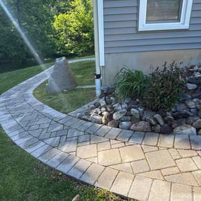 Flower Bed Weeding by Otero's lawnmower reviewed on May 13, 2026