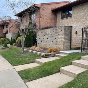 Leaf Removal by Weekend Warrior Landscaping reviewed on September 16, 2025