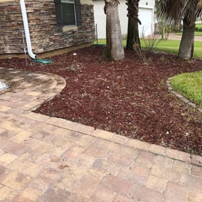 Flower Bed Weeding by GALVRI Lawn and Services reviewed on August 18, 2025