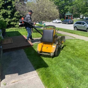 grass maintenance by Gants lawn care reviewed on August 19, 2025