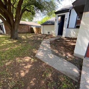 Leaf Removal by Valencia Landscaping reviewed on June 11, 2026