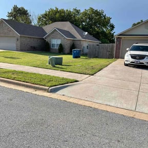 lawn service by B&amp;SS reviewed on August 20, 2025