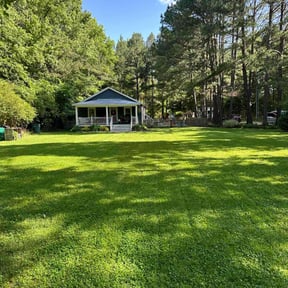 landscape maintenance by Giron Tree Services LLC reviewed on May 1, 2024