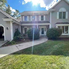 Flower Bed Weeding by The lawn Service,LLC reviewed on November 19, 2025