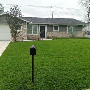 grass cutting by Ford year-round Lawn Service reviewed on May 16, 2024