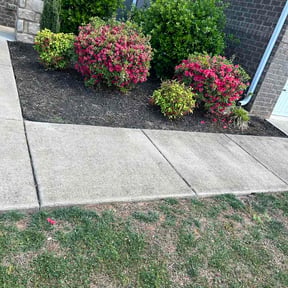 Flower Bed Weeding by KC Landscape reviewed on April 29, 2026