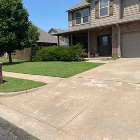 yard work by Smith lawn service reviewed on August 18, 2025