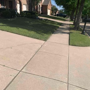 yard maintenance by Thompson lawn care reviewed on August 20, 2025