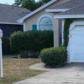 Bush Trimming by Willie lawn Care and more LLC reviewed on October 23, 2025