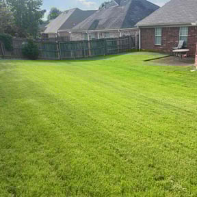 landscaping by Lawnz Unlimted reviewed on August 15, 2025