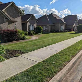 landscape maintenance by Finishing Touches reviewed on August 19, 2025