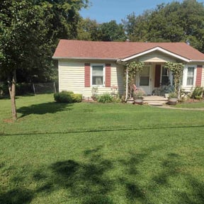 residential landscaping by Lawns by Pavao reviewed on August 16, 2025