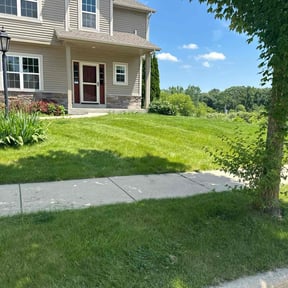 landscape maintenance by R&A landscaping reviewed on August 21, 2025