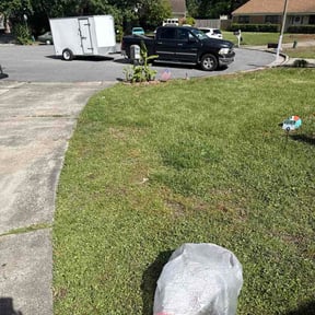 Flower Bed Weeding by Allstarz reviewed on May 7, 2026