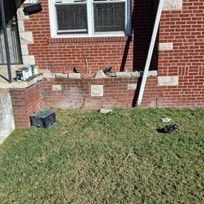 Flower Bed Weeding by Crowder&#039;s lawn care reviewed on November 18, 2025