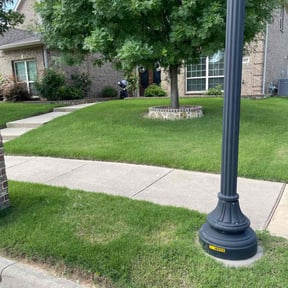 residential landscaping by Isaiah's Custom Cutz reviewed on August 16, 2025