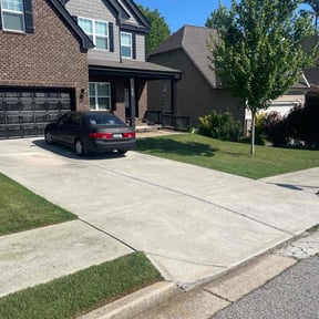 landscape maintenance by Apex Properties reviewed on November 18, 2025